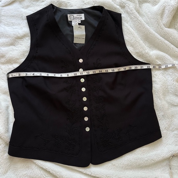 Vintage Whimsigoth Black Vest Floral Embroidered Plus Size 16W Abalone Button Up - Picture 6 of 11